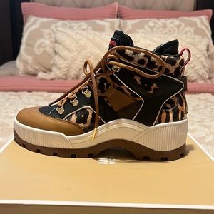 Michael KORS bout/ shoe size 8 women worn once